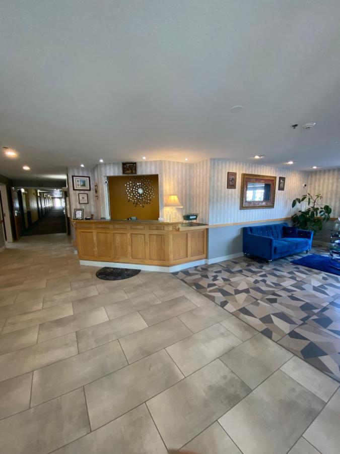 Coos Motor Inn Lancaster Exterior photo
